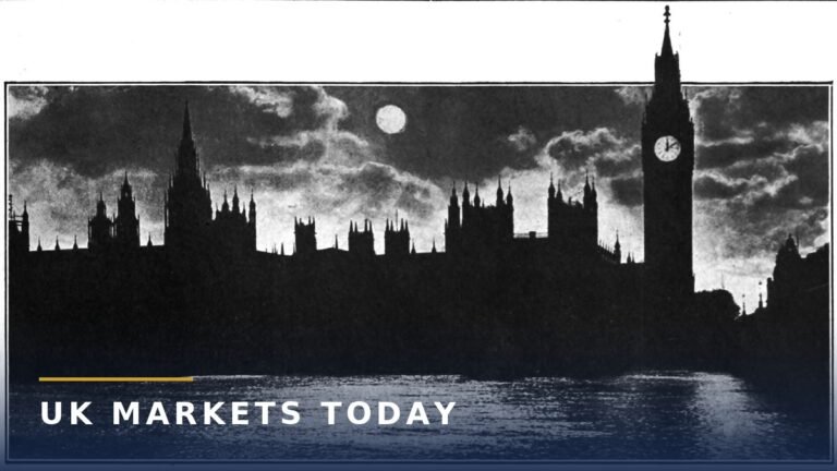 The Palace of Westminster and the River Thames in London. Public domain photo.