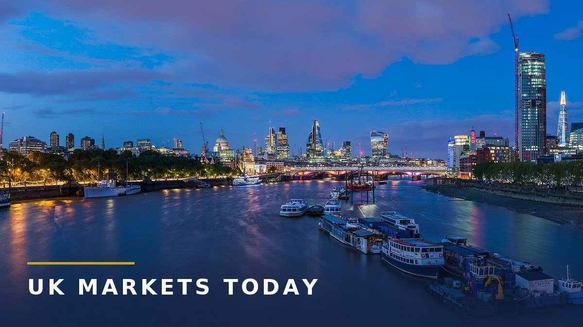 The City of London skyline across the River Thames. Photo by David Iliff, CC BY-SA 3.0.